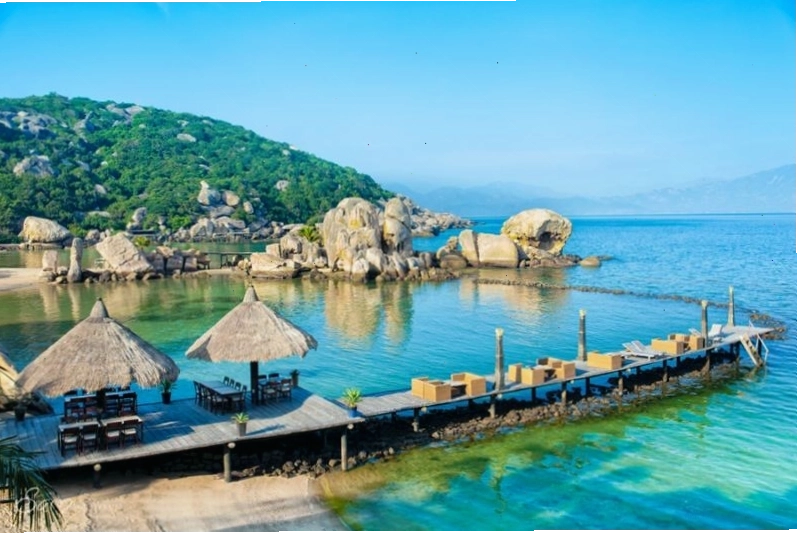 Cảnh biển Nha Trang lúc hoàng hôn