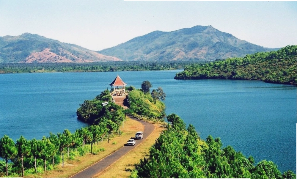 Check-in với cảnh quan Biển Hồ T