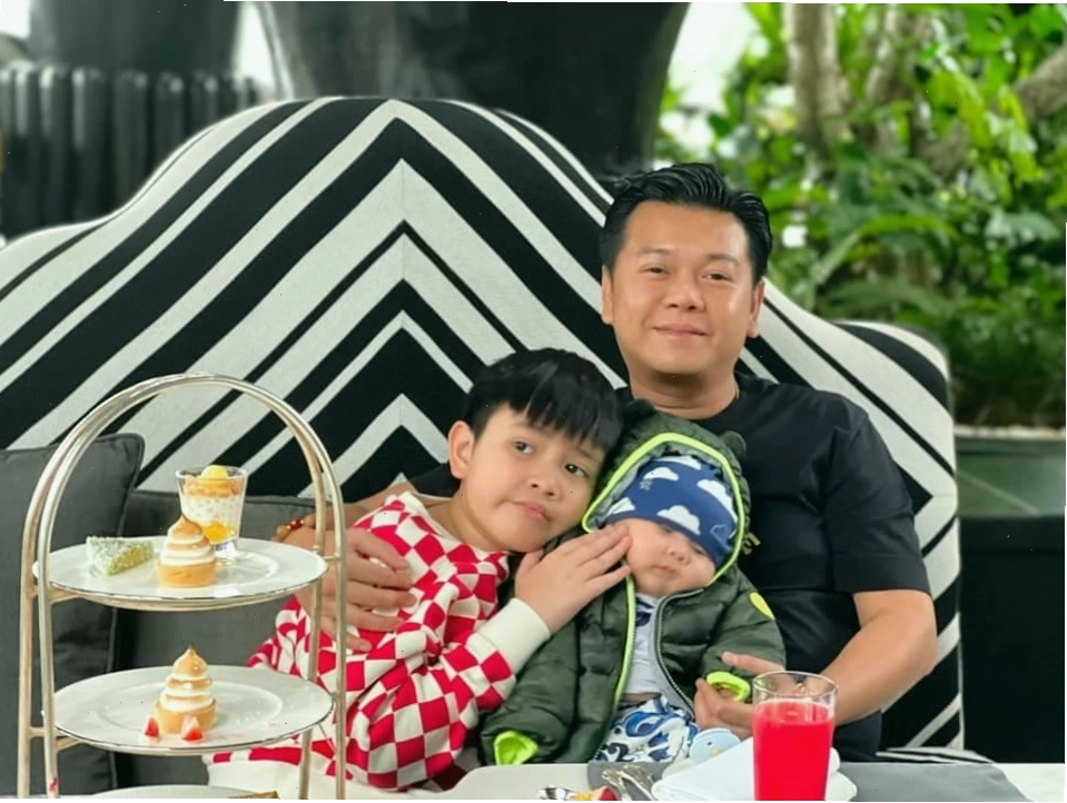 Chồng MC Quỳnh Chi về Việt Nam thăm con trai
