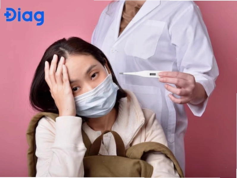 Dấu hiệu nhiễm HIV sau 6 tháng có thể bao gồm sốt cao, buồn nôn, nổi phát ban