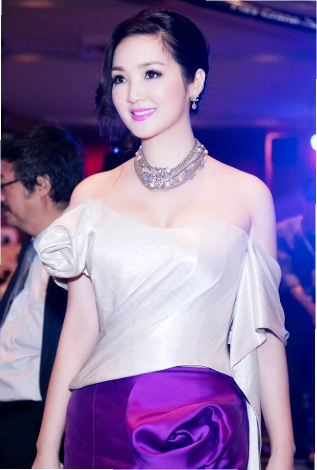 Gia đình ba thế hệ đều là mỹ nhân của hoa hậu Giáng My