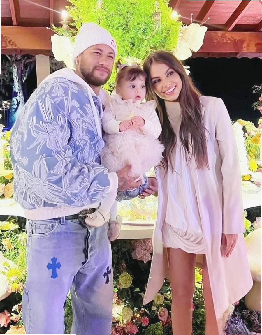 Gia đình Neymar và Bruna Biancardi quây quần bên nhau