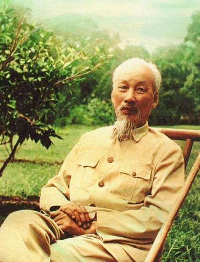 Hình ảnh Bác Hồ với vẻ đẹp ung dung tự tại