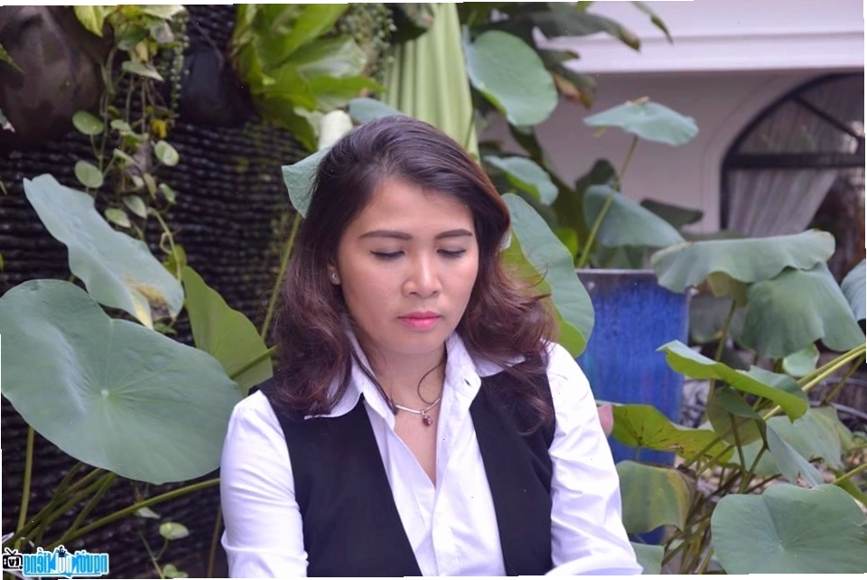 Hình ảnh nhà báo Hàn Ni