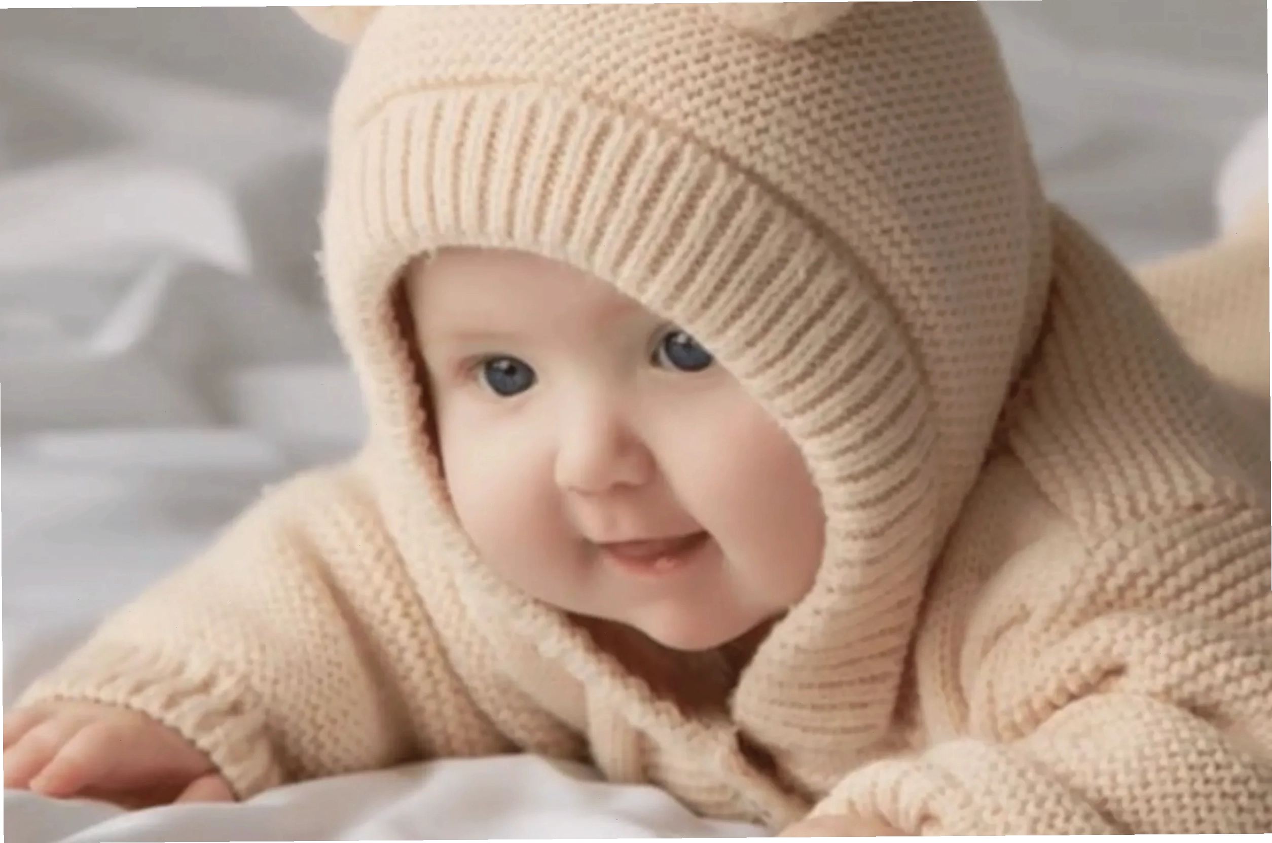 Hình nền điện thoại em bé đáng yêu