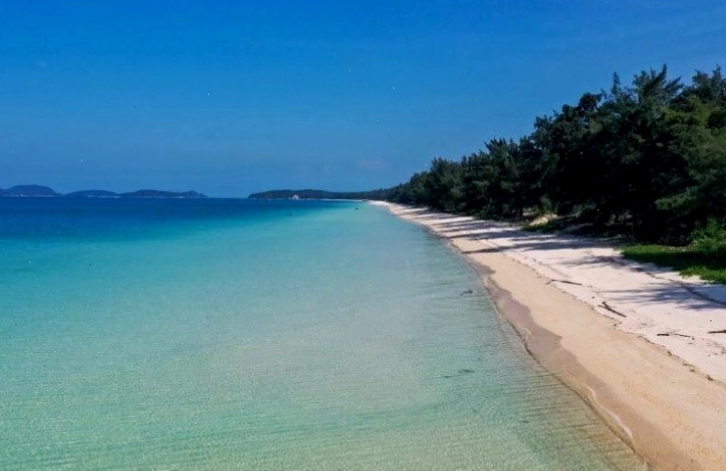 Hoàng hôn lãng mạn tại bãi biển Hồng Vàn, Cô Tô