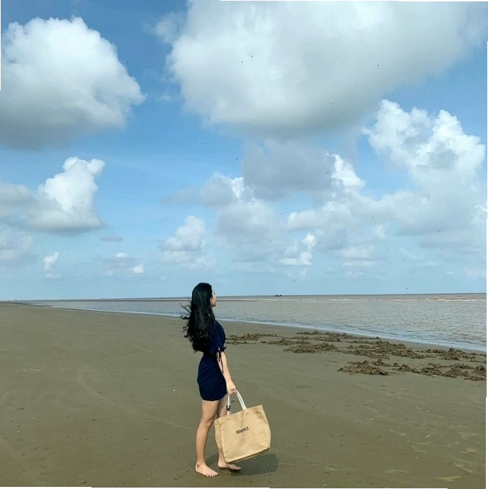 Hoạt động đánh bắt hải sản của ngư dân tại biển Ngọc Thạnh Phú