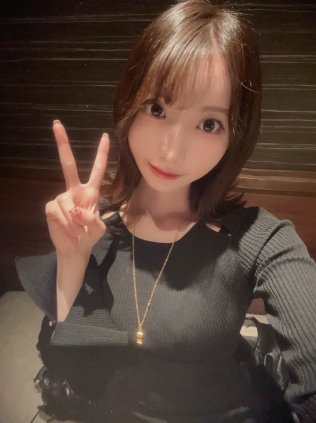 Hot girl Nhật Bản khoe đường cong quyến rũ