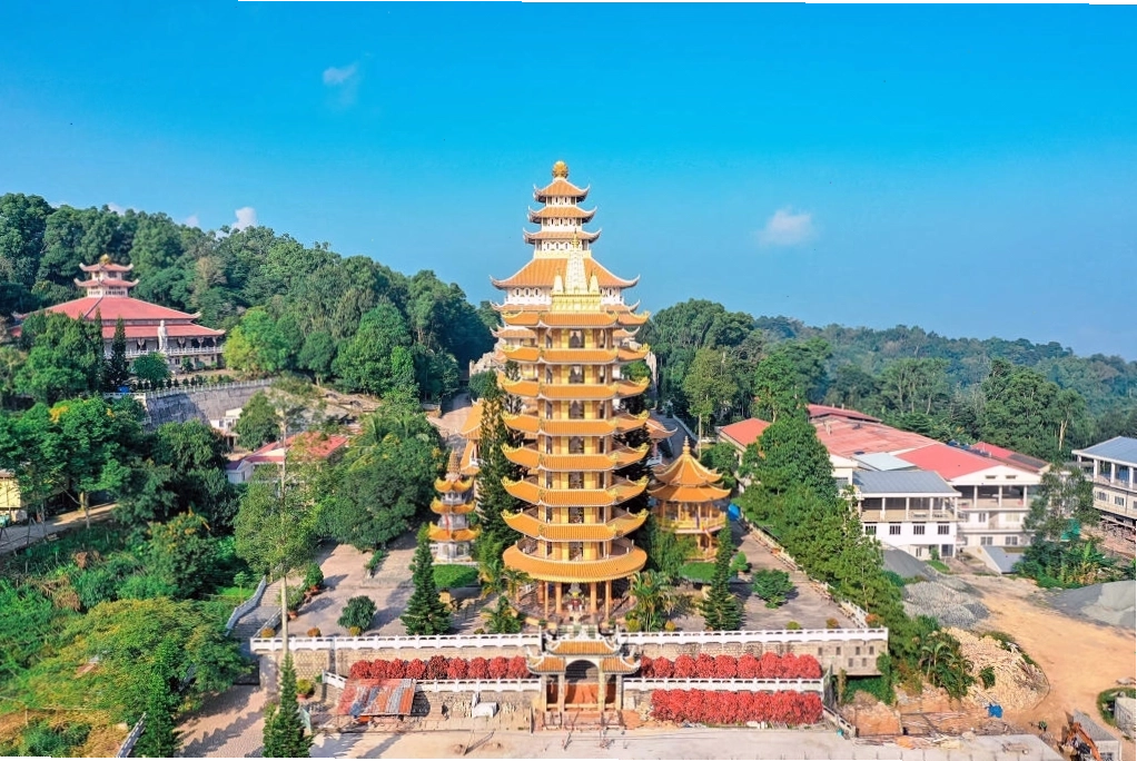 Không gian yên tĩnh tại một ngôi chùa trên Núi Cấm