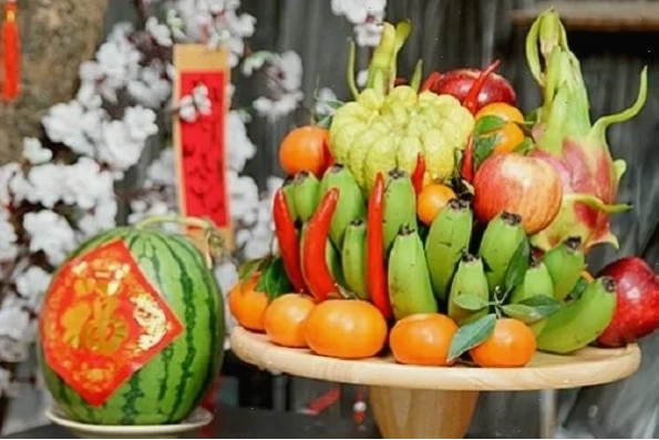 Mâm ngũ quả trên bàn thờ gia tiên