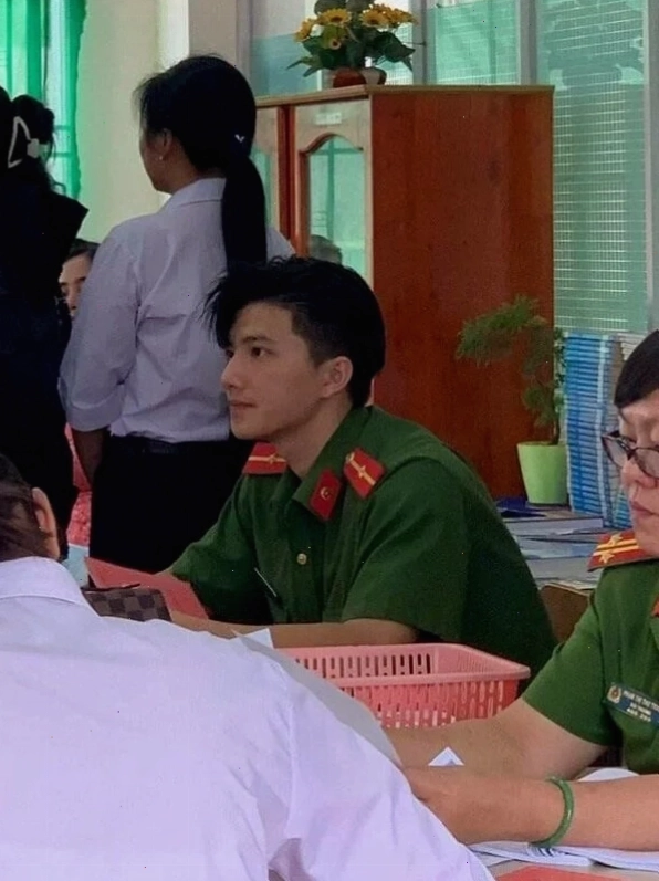Meme chú công an ơi với hình ảnh chibi