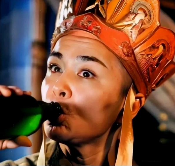 Meme Đường Tăng cầm súng với chú thích hài hước