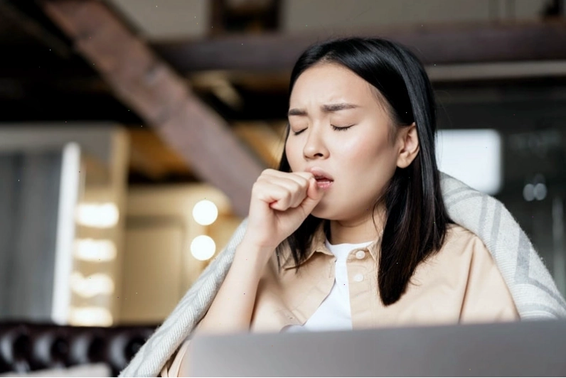 Người mắc hen phế quản đôi khi ho ra đờm kèm theo mùi tanh