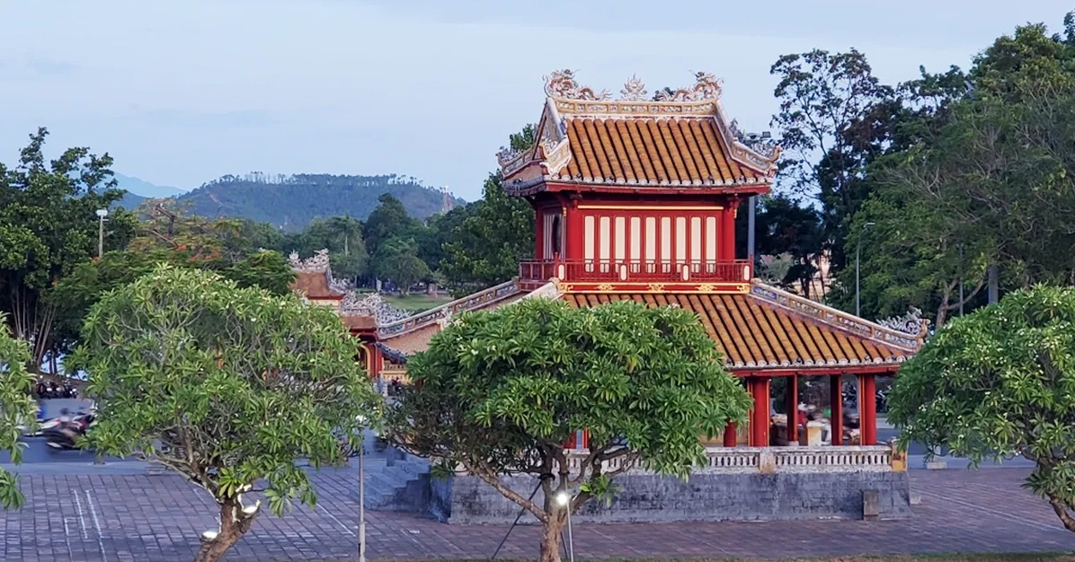 Núi Ngự Bình: Khám phá vẻ đẹp hoang sơ và trầm mặc của Huế
