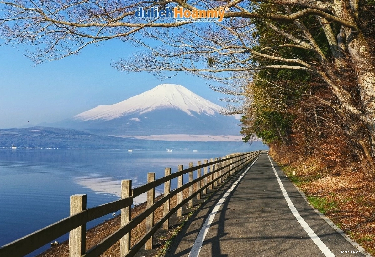 Núi Phú Sĩ nhìn từ hồ Kawaguchiko, tỉnh Yamanashi