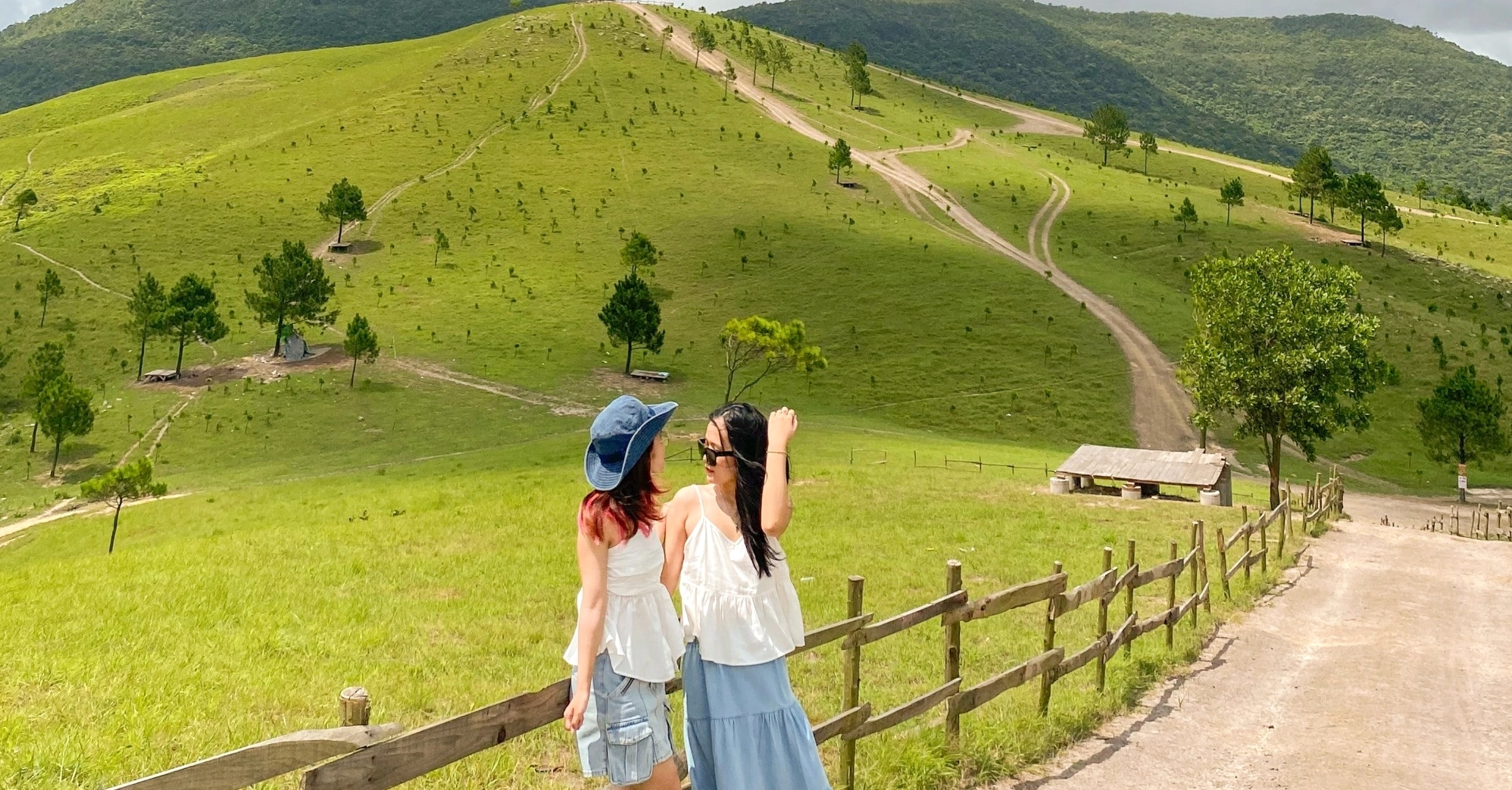 Núi Phượng Hoàng: Khám phá vẻ đẹp hùng vĩ và những giá trị văn hóa
