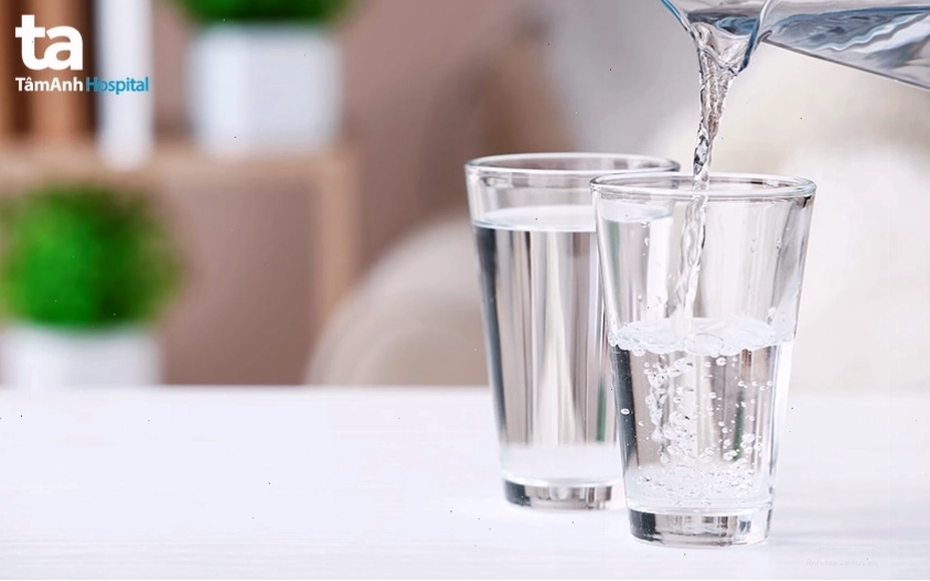 Nước lọc là lựa chọn tốt nhất cho người bệnh gout