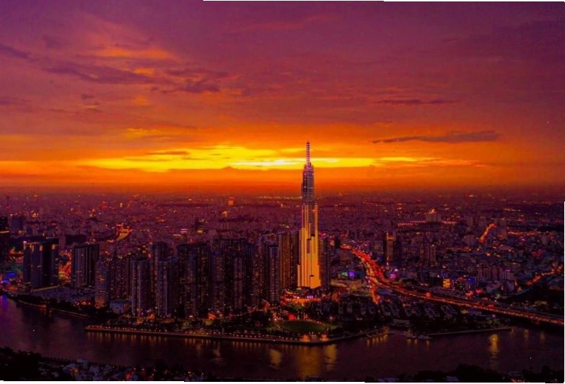 Sóng biển vỗ nhẹ vào bờ cát trắng