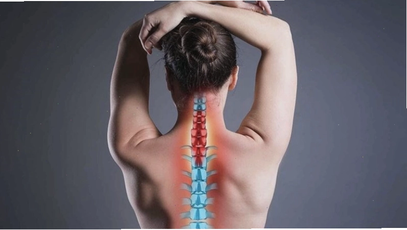 Thoát vị địa đệm cột sống cổ có thể gây tê đầu ngón tay