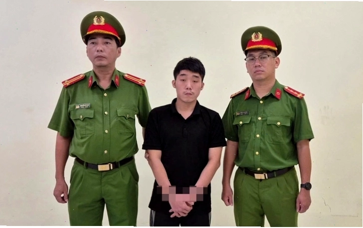 Tiktoker 'Dù Bầu Trời' bị tạm giam vì hành vi xúc phạm, chia rẽ vùng miền