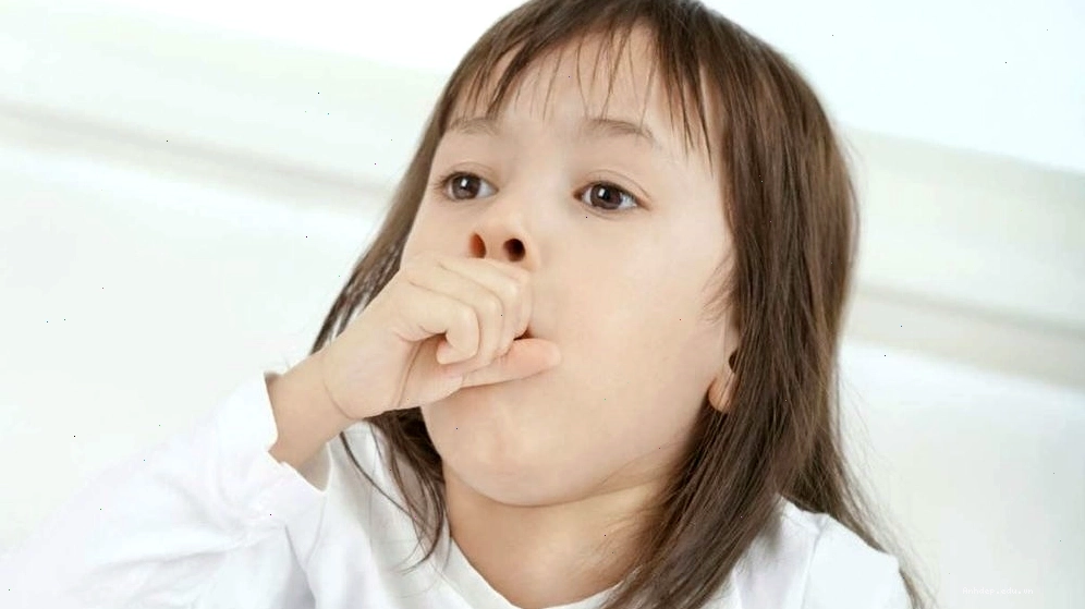 Trẻ bị ho dai dẳng có thể là dấu hiệu của hen suyễn
