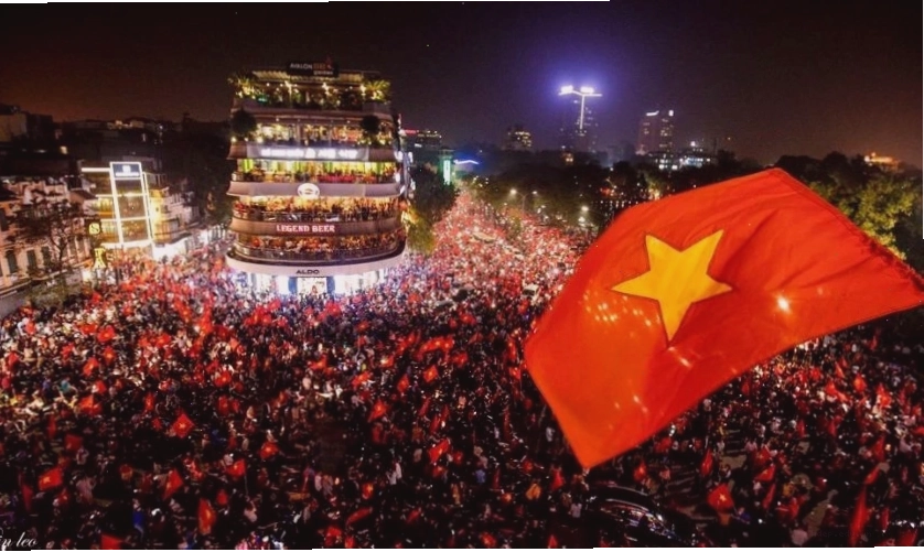Tự hào Việt Nam với lá cờ đỏ sao vàng