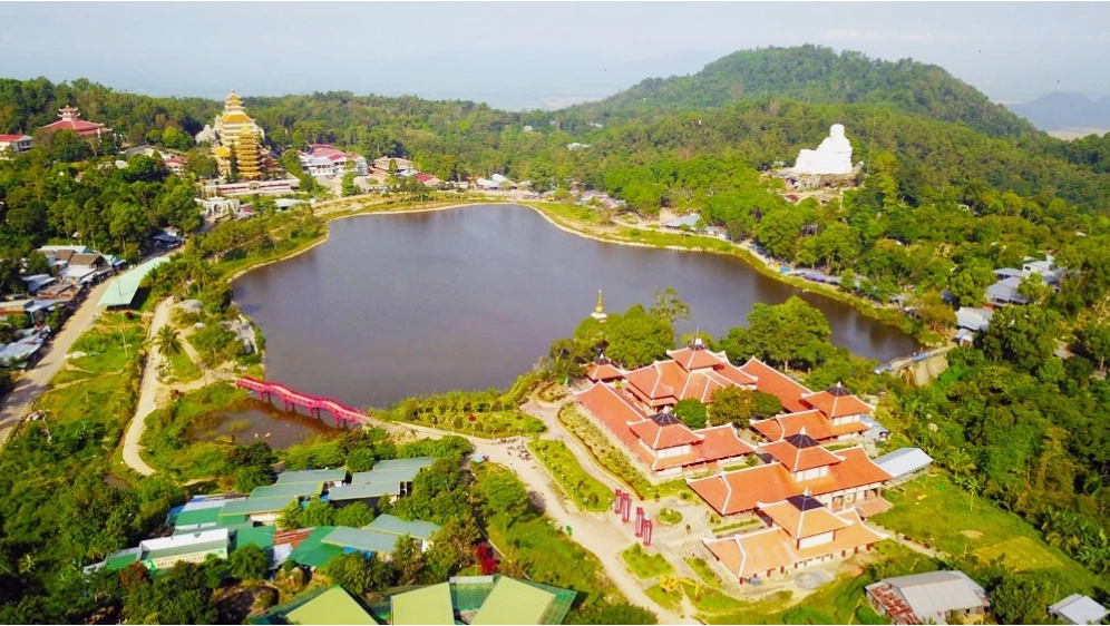 Tượng Phật Di Lặc khổng lồ tại chùa Phật Lớn, Núi Cấm