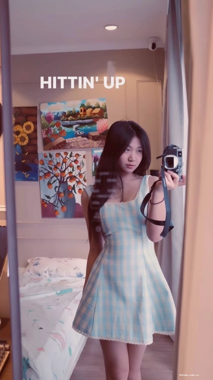 Vẻ đẹp của bé Chíp được so sánh với các hot girl