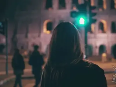 Khám phá top 99+ avatar cô gái quay lưng trendy nhất 2024