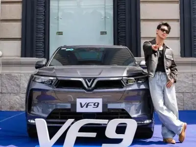 Diễn viên, ca sĩ Song Luân qua những bức ảnh chân thực