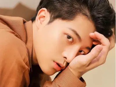 Loạt hình ảnh diễn viên Harry Lu cực phẩm khiến fan mê mẩn