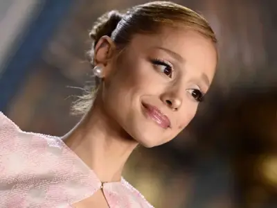 Khoảnh khắc tỏa sáng của Ariana Grande trên sân khấu