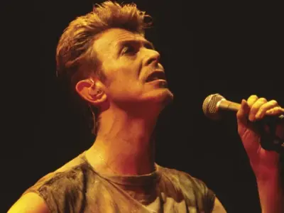 Thế giới hình ảnh độc đáo và đầy nghệ thuật của David Bowie