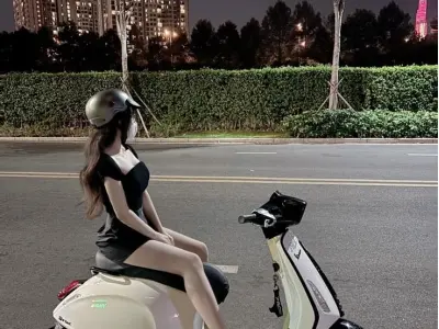Top 99+ Hình ảnh gái xinh đi xe máy cực chất và cá tính