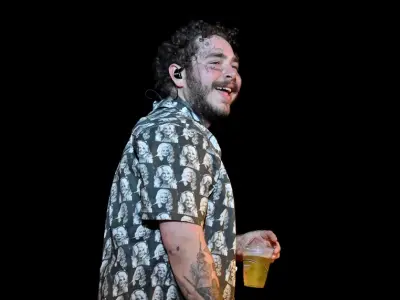 Khám phá hình ảnh đời thường hiếm thấy của post malone