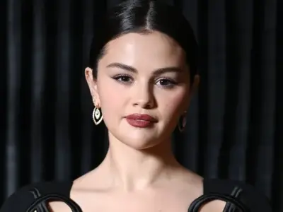 Top hình ảnh biểu tượng của Selena Gomez qua từng thời kỳ