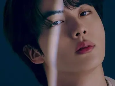 Hình ảnh Jin (BTS) mới nhất của Worldwide Handsome