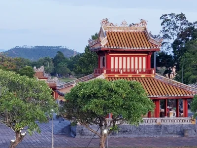 Núi Ngự Bình: Khám phá vẻ đẹp hoang sơ và trầm mặc của Huế