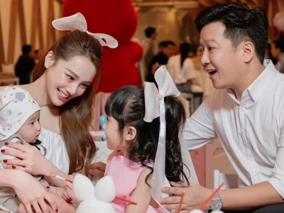 Trường Giang và Nhã Phương: Khoảnh khắc ấm áp bên hai con