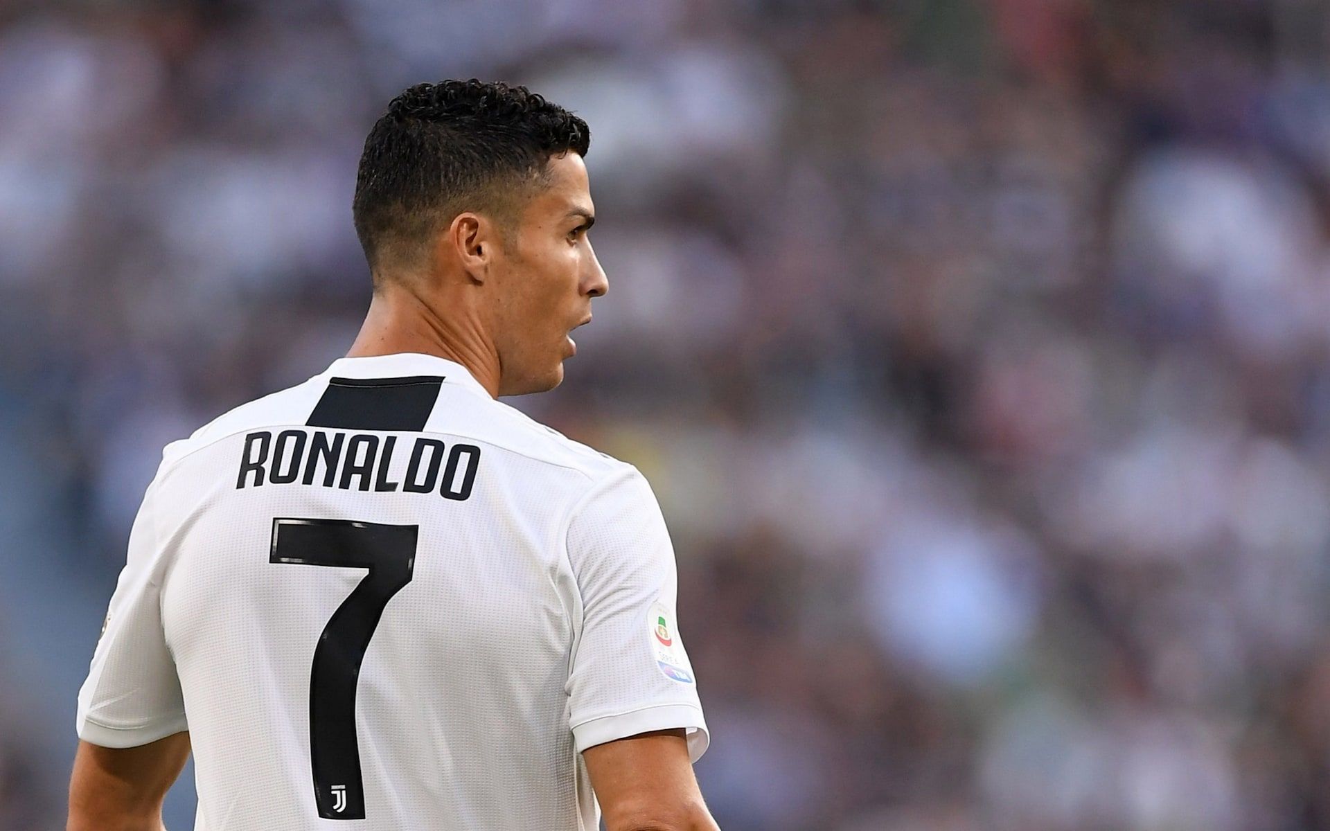 Ảnh Cristiano Ronaldo thi đấu - Ảnh 19