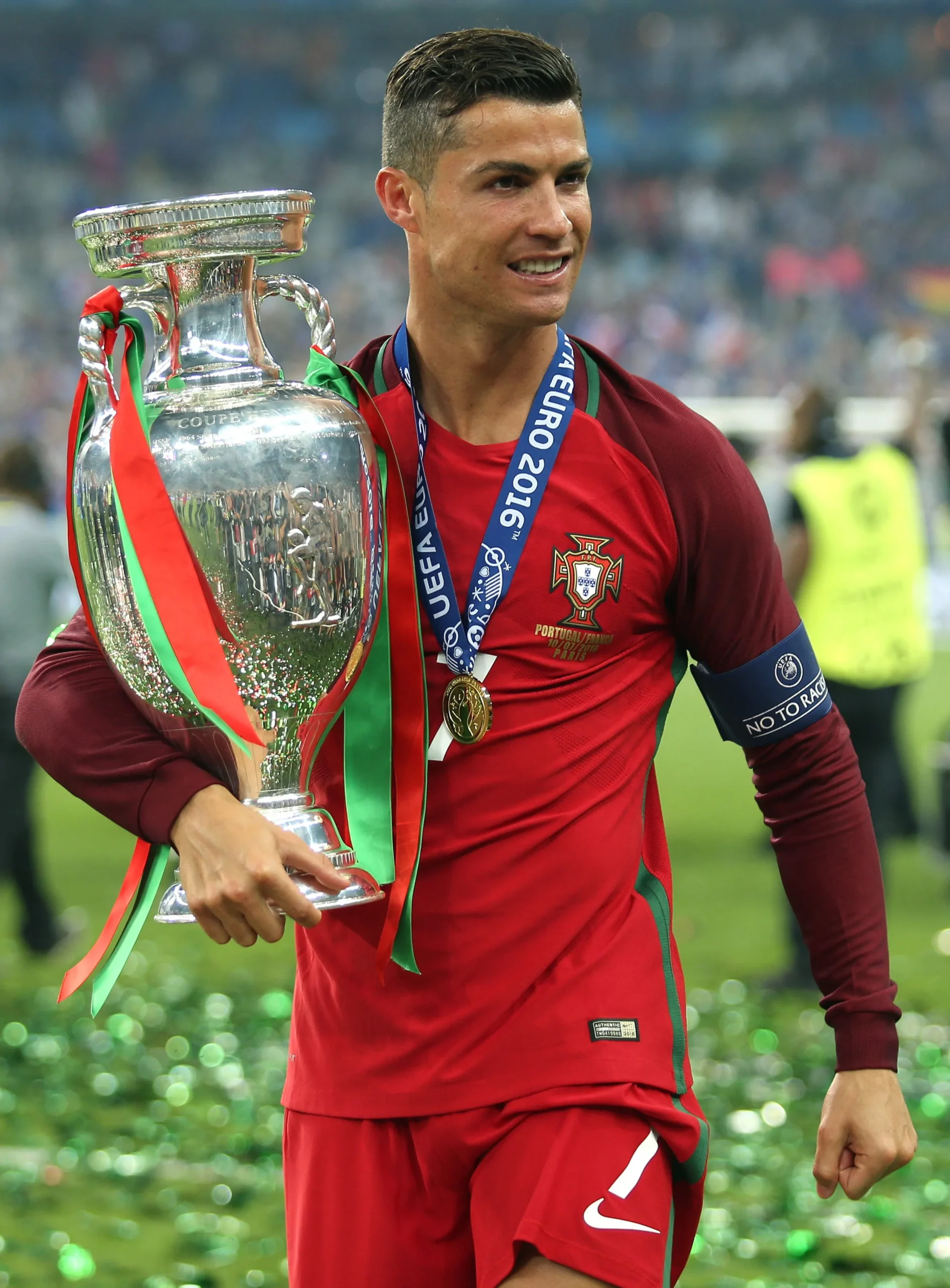 Hình ảnh Cristiano Ronaldo đẹp trai - Ảnh 4