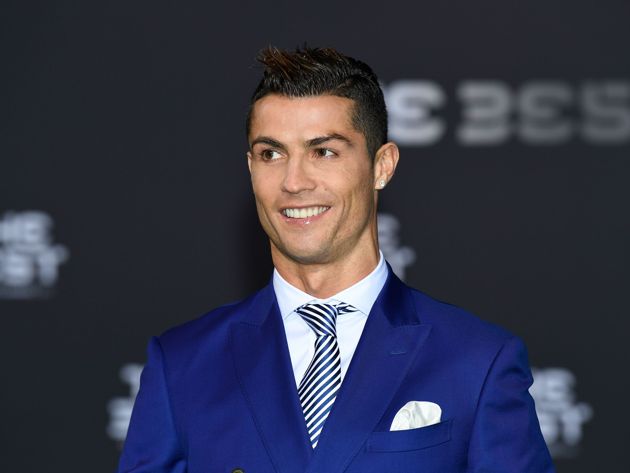 Hình ảnh Cristiano Ronaldo đẹp trai - Ảnh 3