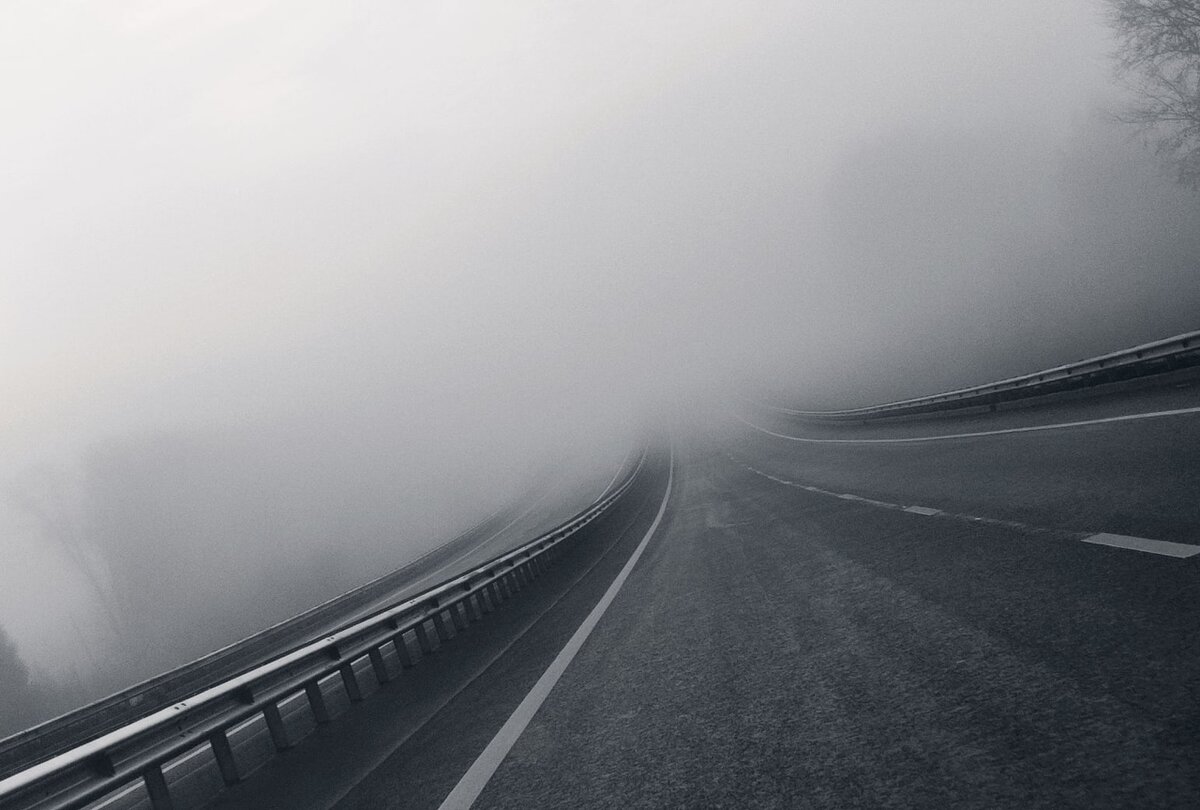 Phong cảnh con đường dẫn vào thung lũng sương mù 43