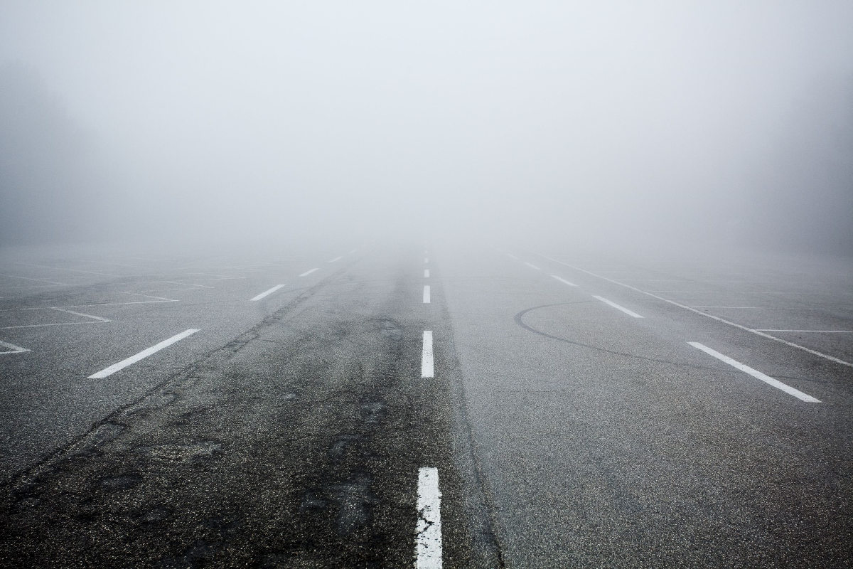 Phong cảnh con đường dẫn vào thung lũng sương mù 1