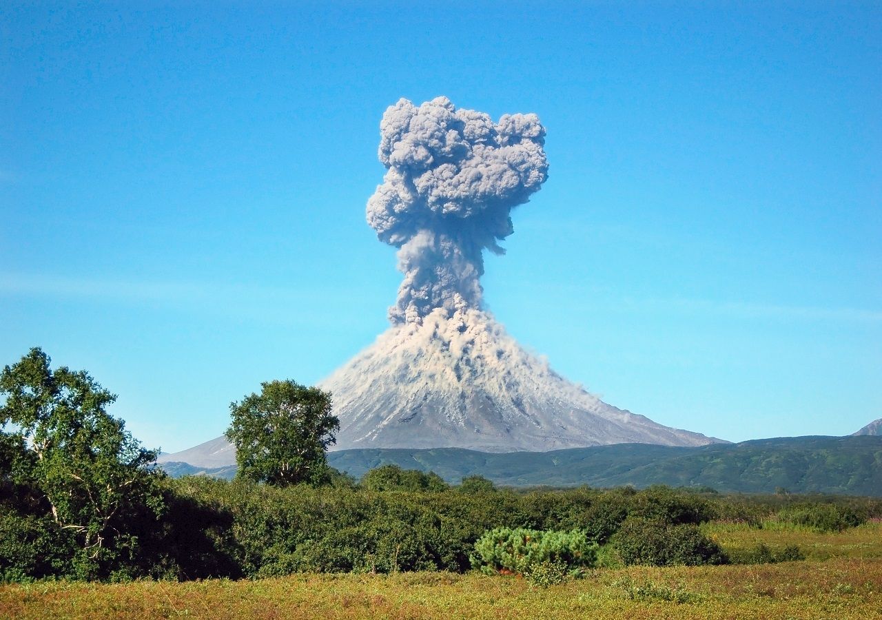 Phong cảnh núi lửa hoạt động 10