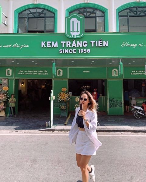 ảnh ăn kem đẹp 15