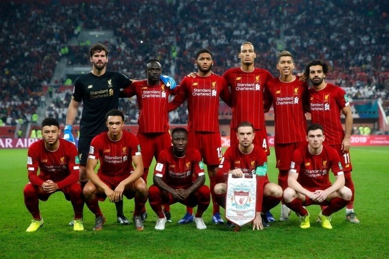 Ảnh cầu thủ Liverpool thi đấu 10