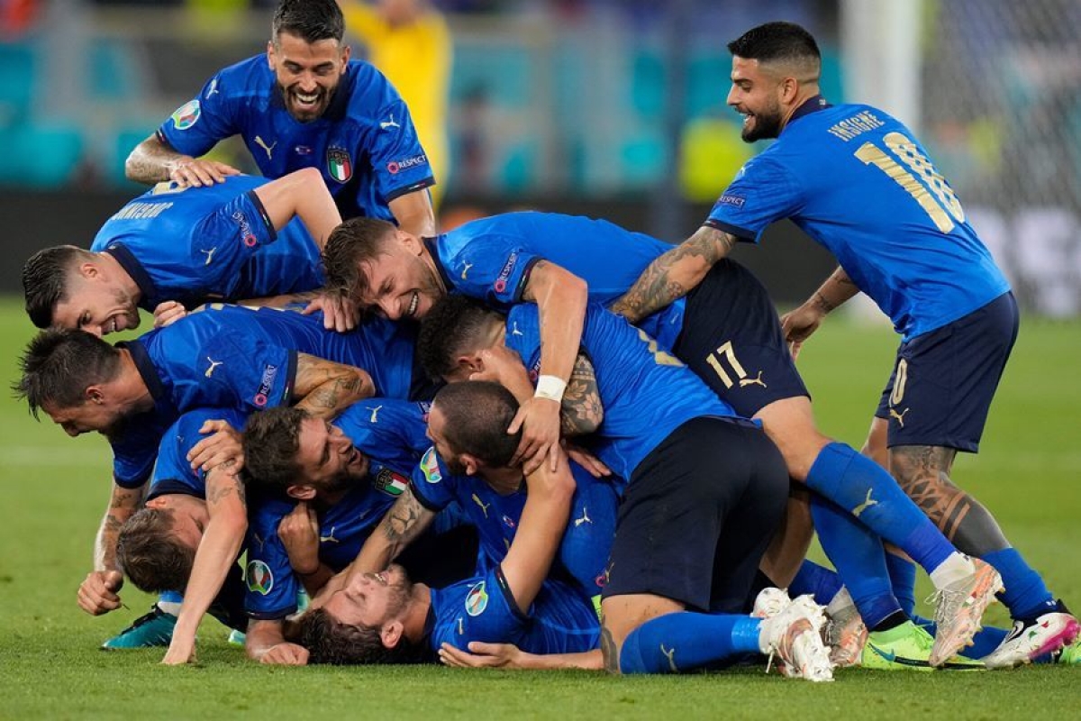 Ảnh các cầu thủ đội tuyển Italia thi đấu mới nhất 7