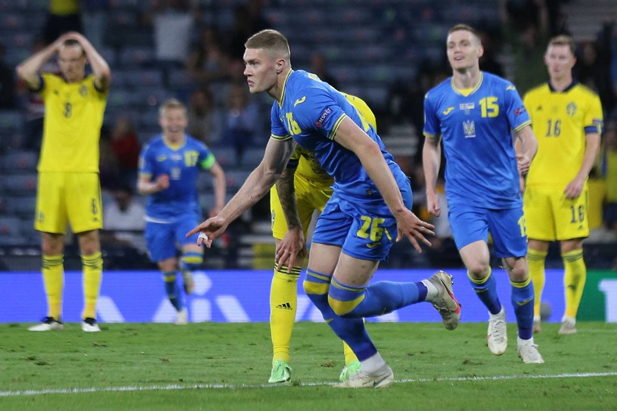 Ảnh các cầu thủ đội tuyển Ukraine thi đấu 20