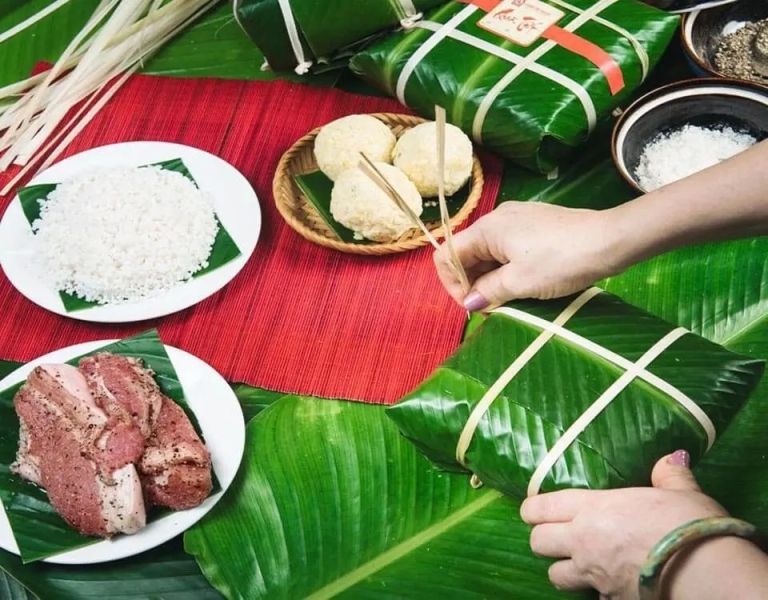 Ảnh gói bánh chưng ngày tết 9